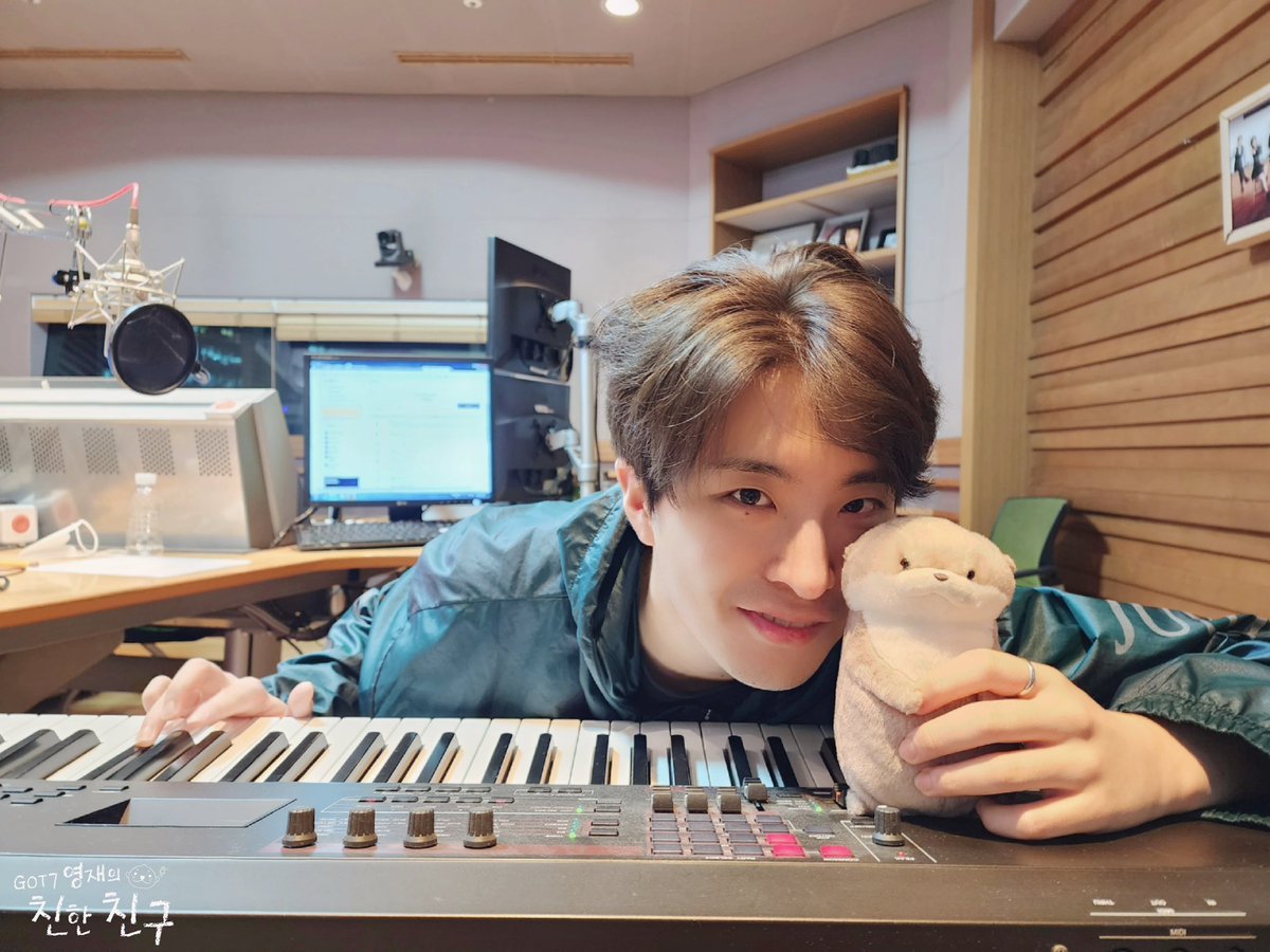 mbcbf_ever's tweet image. 🦦친친🦦

💬수달씨 : "달디! (이렇게까지 받아줬는데)이제 우리 친한거지? 겨? 아녀?"

썰메들의 짱친!
달디는 오늘도 저녁 8시🕗 출석합니다:)
여러분도 출석해죠잉❤️

@GOTYJ_Ars_Vita @YOUNGJAExArs 

#MBC #라디오 #GOT7영재의친한친구 #친한친구 #친친 #갓세븐 #영재 #달디