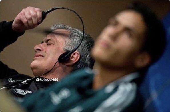 @wordstern <a href="/SouthwestAir/">Southwest Airlines</a> <a href="/guitarcenter/">Guitar Center</a> Me when my noise-cancelling headphones won’t work against 200 ukuleles