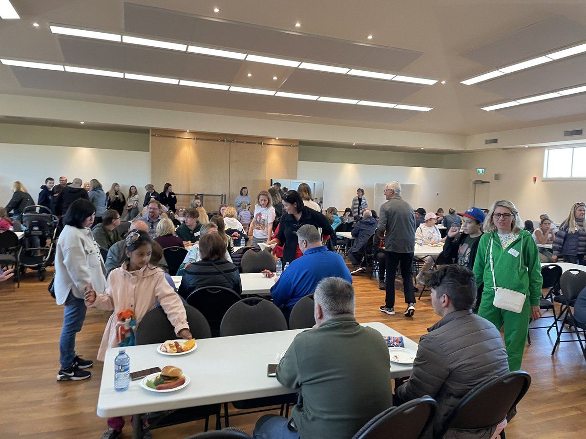 EICSCatholic's tweet photo. What a wonderful welcome BBQ for the #Ukrainian newcomers &amp; their families. Thank you for joining us this evening. We are blessed to have you here! #BetterTogether #Catholiced #ibelieveincatholiced https://t.co/O3yzzKztrd