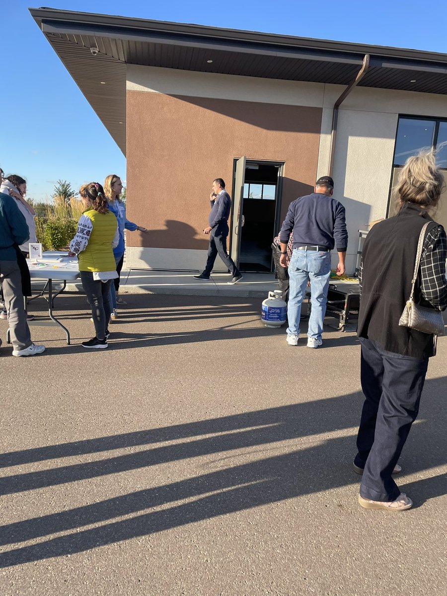 EICSCatholic's tweet photo. What a wonderful welcome BBQ for the #Ukrainian newcomers &amp; their families. Thank you for joining us this evening. We are blessed to have you here! #BetterTogether #Catholiced #ibelieveincatholiced https://t.co/O3yzzKztrd
