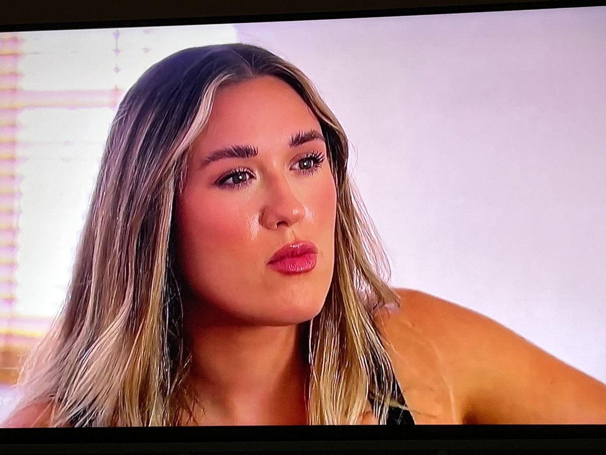 AmyJoGatt's tweet photo. Unpopular opinion but Rachel didn’t want Tino and is making herself out to be the victim #TheBachelorette https://t.co/mxXVsuBKaA