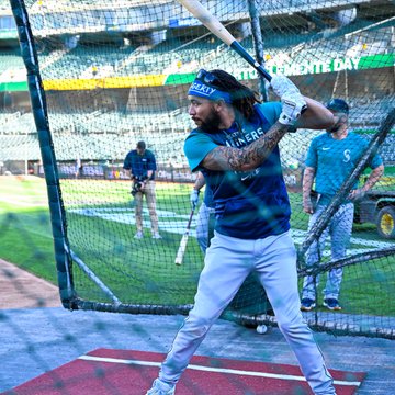 J.P. putting in work in the batting cage. 
