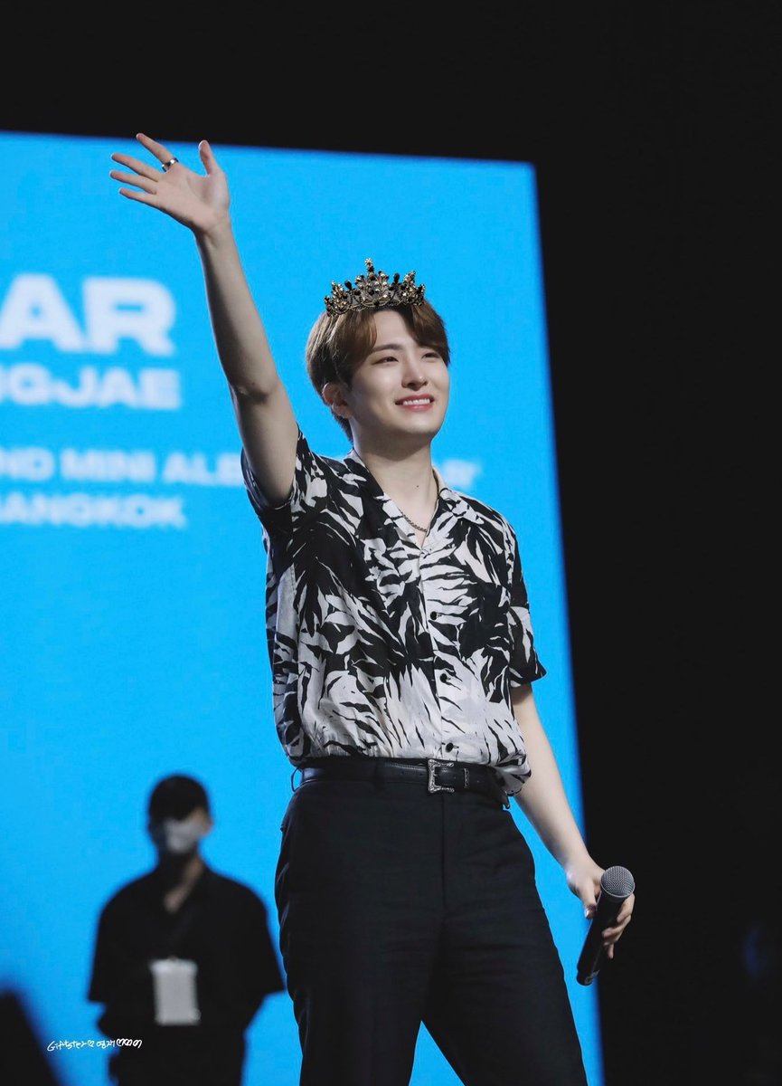 Jira3331's tweet photo. King &amp; Queen 👑👑
ขอสลับโพได้มั้ยละ😬 #JaeJack https://t.co/6S9rS3SpfR