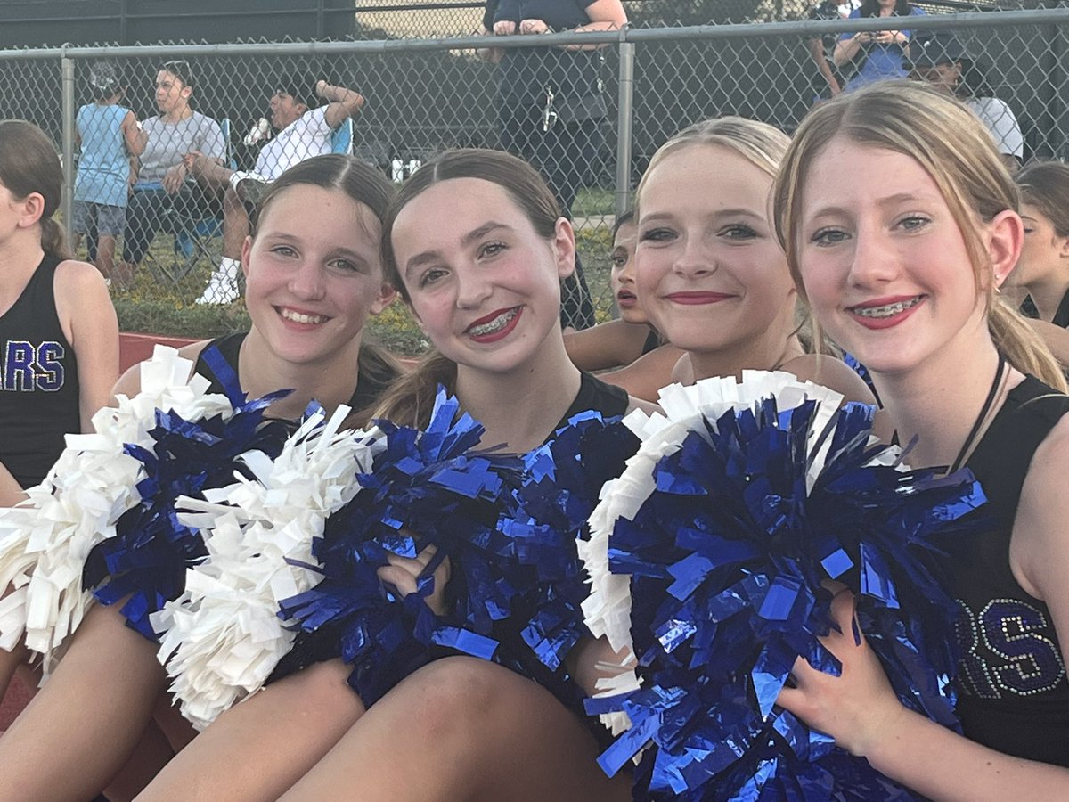 MrsWellsGMS's tweet image. CMS Stars at their first football game of the season! We performed our Circus Pom for A and B team halftimes. So proud of my AMAZING team! Love you all! @CmsColts #cmscolts #coltnation #coltpride #dance
