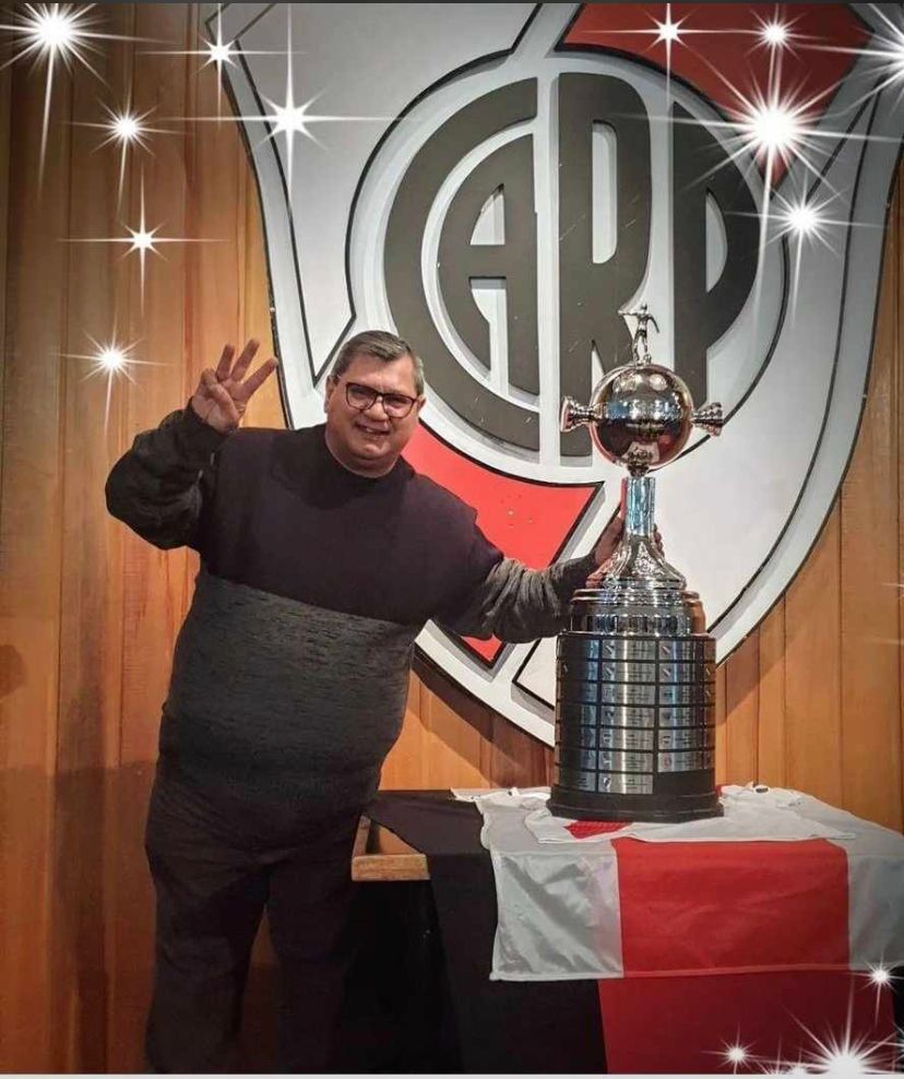 Nos toca despedir con tristeza a Ricardo Miño, un gran riverplatense que fue presidente de la Filial Villa Fiorito, representante de socios del club e integró la agrupación Generación Millonaria.
Un fuerte abrazo a sus familiares y seres queridos en este momento de dolor. 
QEPD.