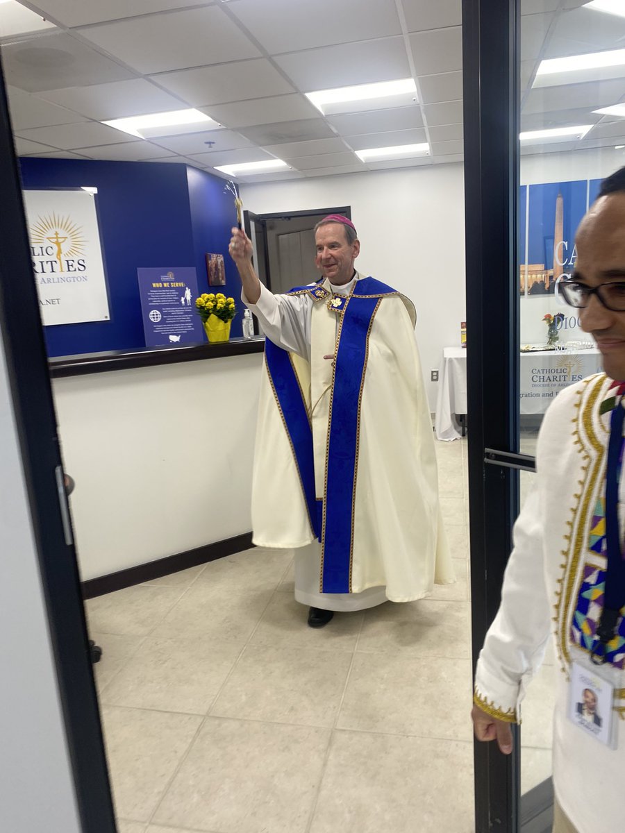 CCDArlington's tweet photo. Thank you @BishopBurbidge for blessing our new Woodbridge office where we welcome migrants and refugees. #Angelsunawares https://t.co/XYGKaXQqx0