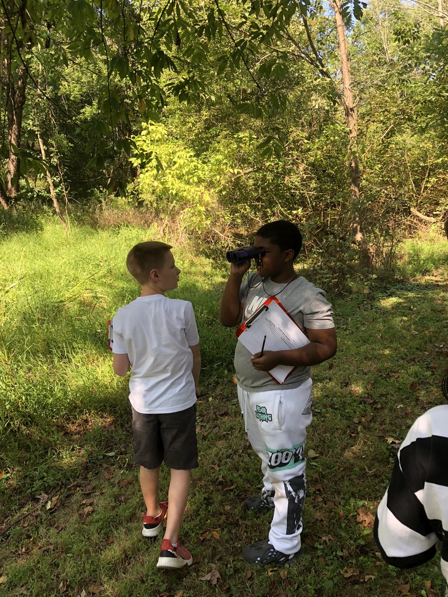 claudiascotti10's tweet photo. Research in the field! Making observations about our local environment. @PfauBrenda @DrHydrogenHC @SchankMaria #fieldinvestigation https://t.co/mBvcJoF1yl