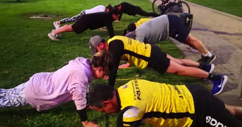Vial_Runners's tweet photo. Entrenamiento parque ecuador martes 20 septiembre 🖤💛💪🏻 #runners #running #concegram @CorporacionVial @Fernandezvial https://t.co/DpFVaQndie