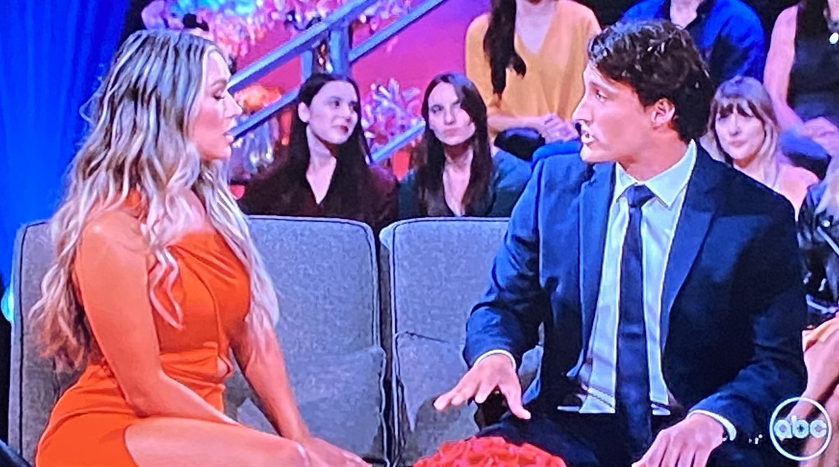 TheLexTalk's tweet photo. RACHEL SPILL THE TEA #thebachelorette https://t.co/0Ivrur9swM