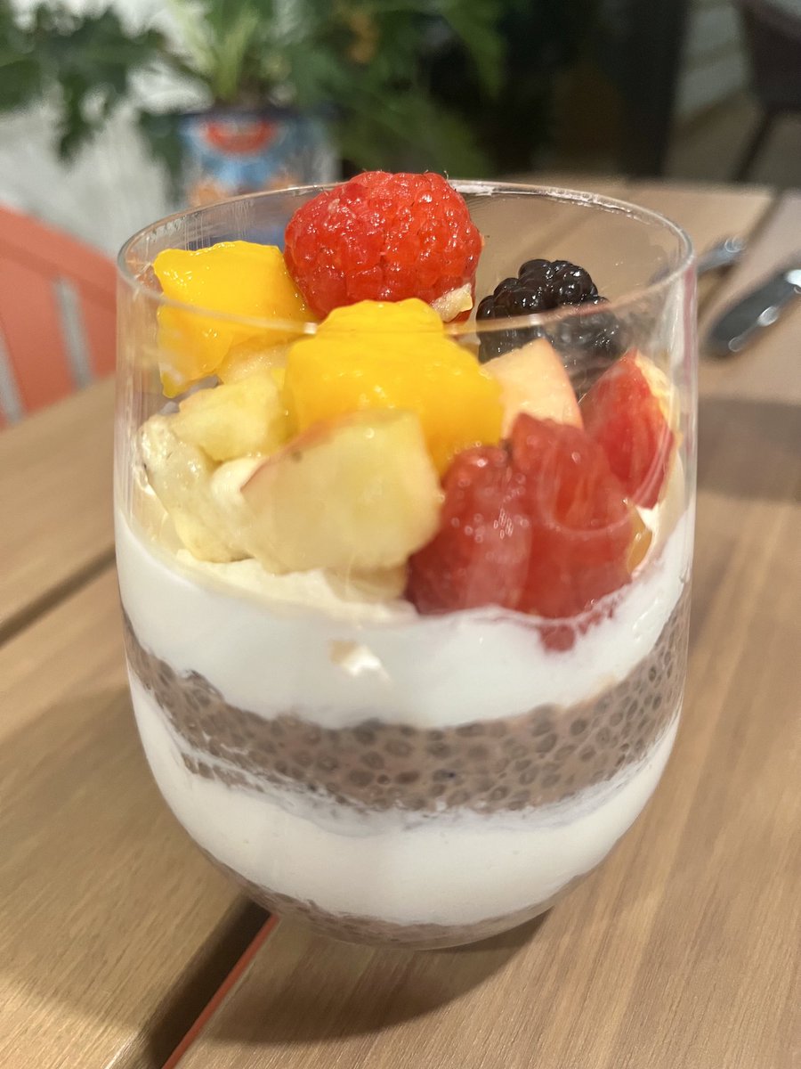 MarlaSammer's tweet photo. Is #chia still a superfood mixed with chocolate and whipped cream?

#dinner #notdessert https://t.co/cNYuRzhwYz