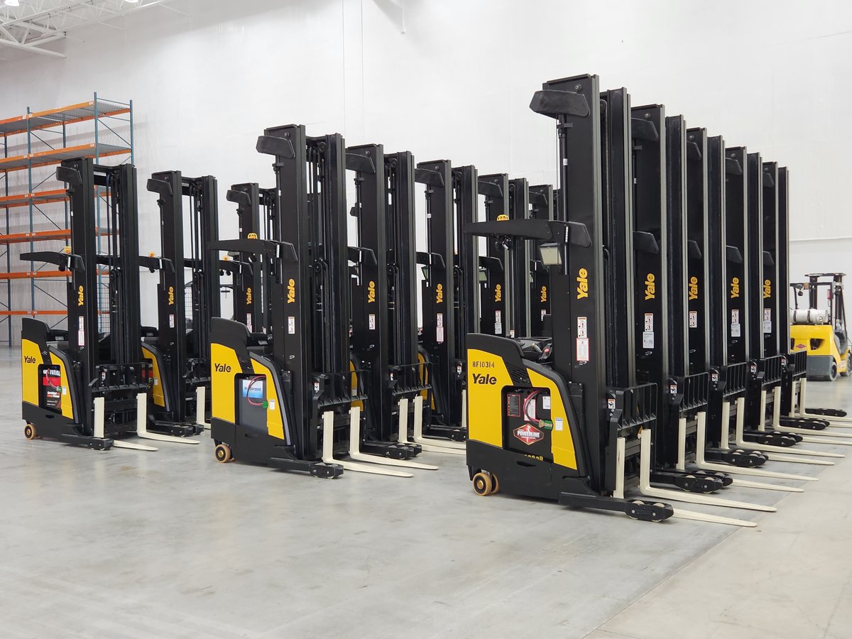 ELTCustomerSrvc's tweet photo. Need warehouse forklifts, but don't like the long lead times? Exceptional Yale warehouse trucks like these reach trucks are available with much less wait time.
#EasternLiftService #EasternLiftRents #EasternLiftSales #YaleForklift #WarehouseSolutions #WeAreKnownforGoodService https://t.co/pKIkJbru4P
