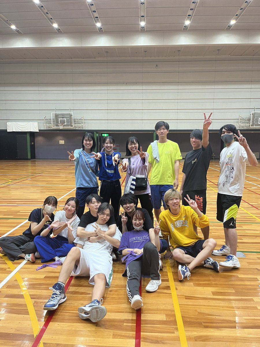 KU_TwoHeart_12's tweet photo. 9/16
運動会🎌🏃💨
夏休み最後の活動は運動会でした！
＼優勝は逆転勝利、紫チーム🏆／

この活動で11世代幹部は引退👏
次の活動からは12世代幹部が引き継いでくれます！
これからもたくさんの参加お待ちしております🫶

#関西大学 #関大 #オールラウンドサークル https://t.co/niNFKGTKKs