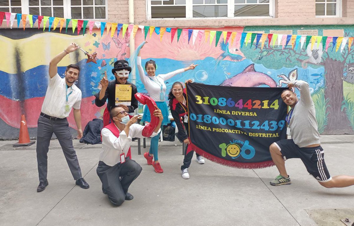 elmurodepatan's tweet photo. Ruta de Promoción y Mantenimiento de la Salud hoy con Fundación Anantha Corazones, equipo de artistas de Cuidarte, Ruta de Salud Mental y Ruta SPA llevando a estudiantes del colegio Manuela Beltrán feria de salud con actividad física y canales de ayuda del Distrito ante riesgo. https://t.co/g1H6AHx7mO