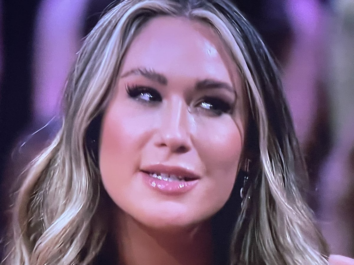 Kayla 👩🏼‍🦰🤳 tweet media