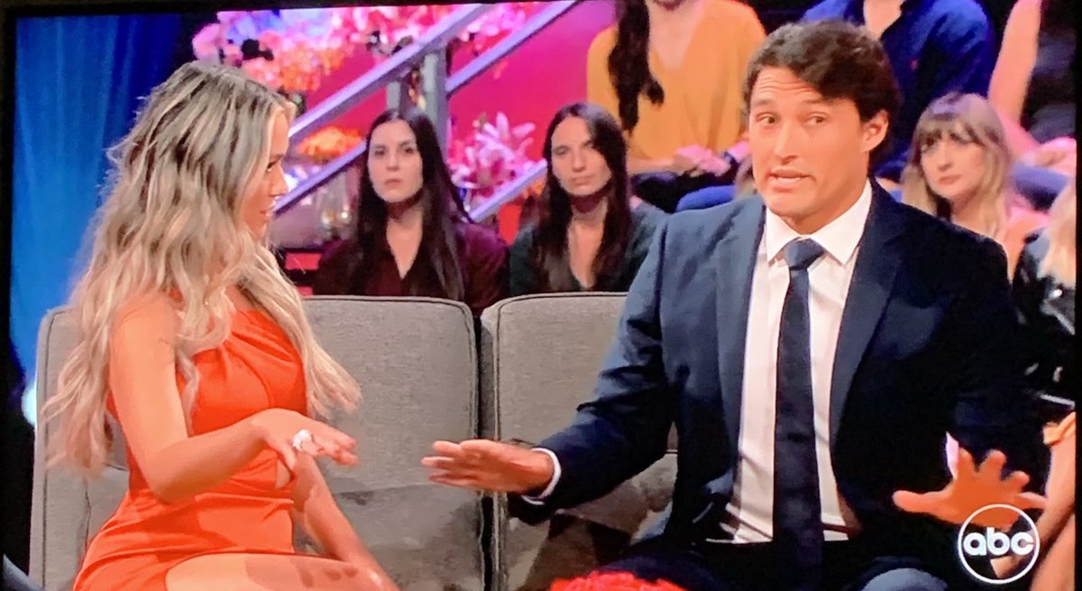 aallyyyyssssssa's tweet photo. I NEED THEM TO TALK ABOUT THE STUFF THEY DONT WANT TO TELL US #thebachelorette #bachelorette https://t.co/nRaG8pK4ty