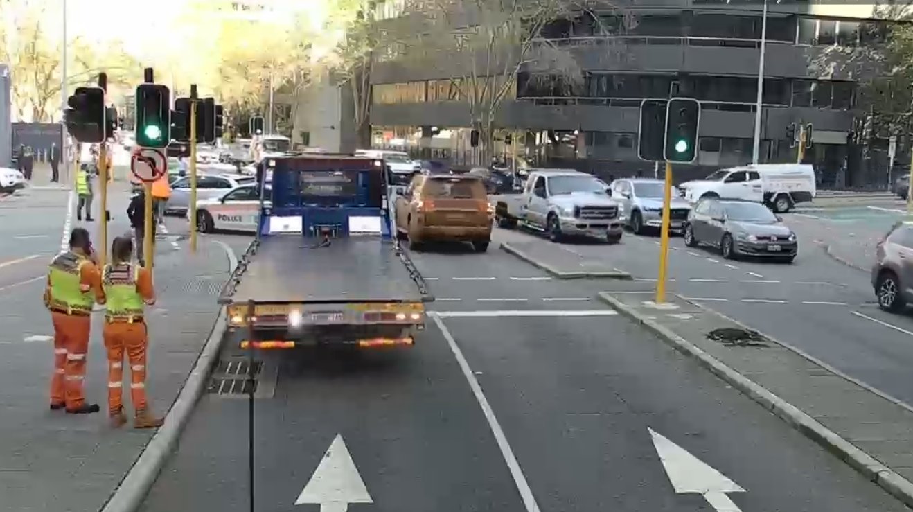 main-roads-wa-on-twitter-crash-perth-mounts-bay-road-closed-between