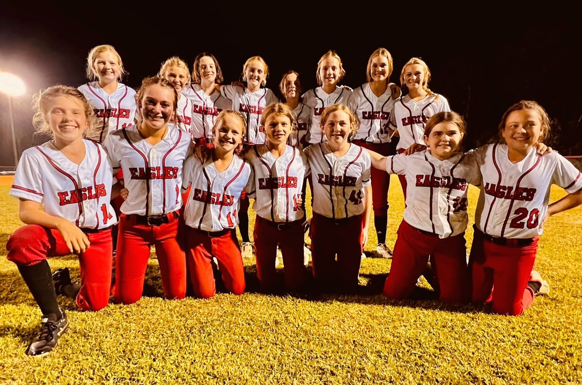 SMMHSEagles's tweet photo. #MSSoftball Yay, JV team also scored a Win tonight against Whitwell. Congrats, young ladies! 🥎❤️🦅 #SMMHSsoars https://t.co/RBTjKe4KvN