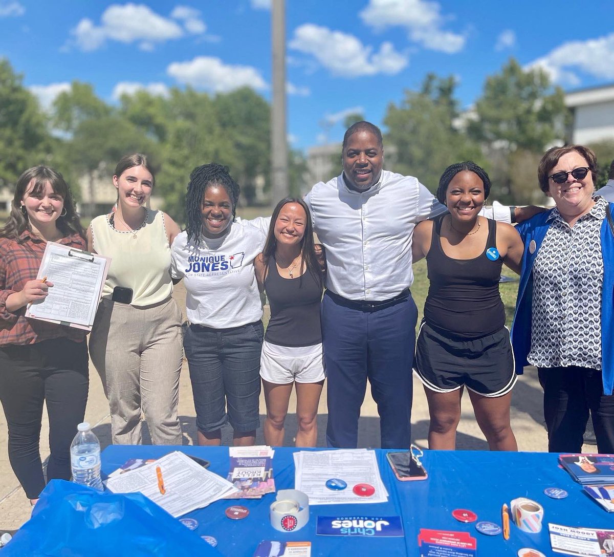 #NationalVoterRegistrationDay !!! We registered so many voters that we ran out of forms TWICE! Thank you to all the candidates who came by and talked to young voters! #ydar #uayd #arpx #faithinar