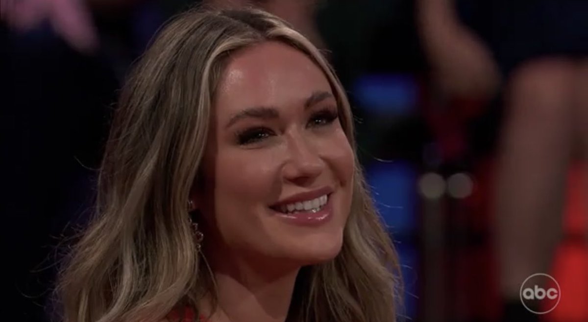 ChicksInTheOff's tweet photo. A story in 3 parts #TheBachelorette https://t.co/CAte31BrXb