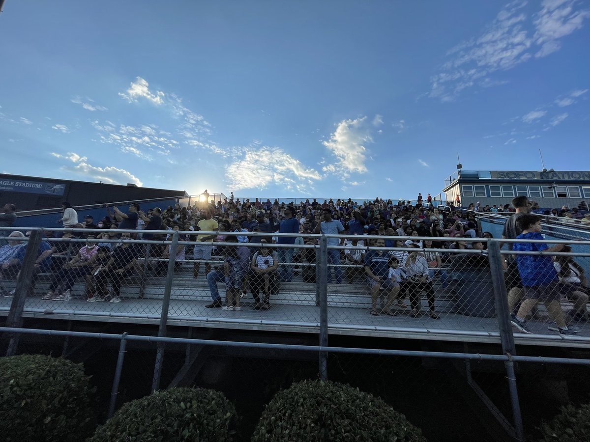 MrsHewittLKMS's tweet photo. So much fun at the South Strong community tailgate!!! Loved seeing everyone CONNECTing and THRIVEing! #SouthStrong #ForsythConnects @SouthForsythHS @LakesideMDL @SouthForsythMS @DavesCreekES @HawCreekES https://t.co/CbEcM0v6bf