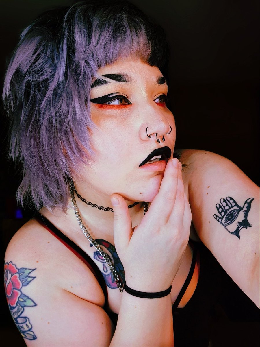 MOTHR4H's tweet image. new avi that's actually me + bonus pics 💜✨️