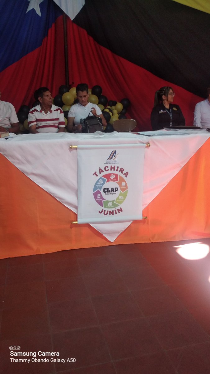 BermudezJoseA's tweet photo. #20SEPT Visitamos con el Jefe Regional de los Clap Abog. @carlosperez_ch el Municipio #Junín para acompañar al Tutor @gersonnaranjo en la Asamblea con Jefes de Comunidad y fuerzas vivas de este hermoso pueblo del #Táchira  
¡Estamos Trabajando!
@FreddyBernal 
@LealTelleria https://t.co/0zoGsult3E