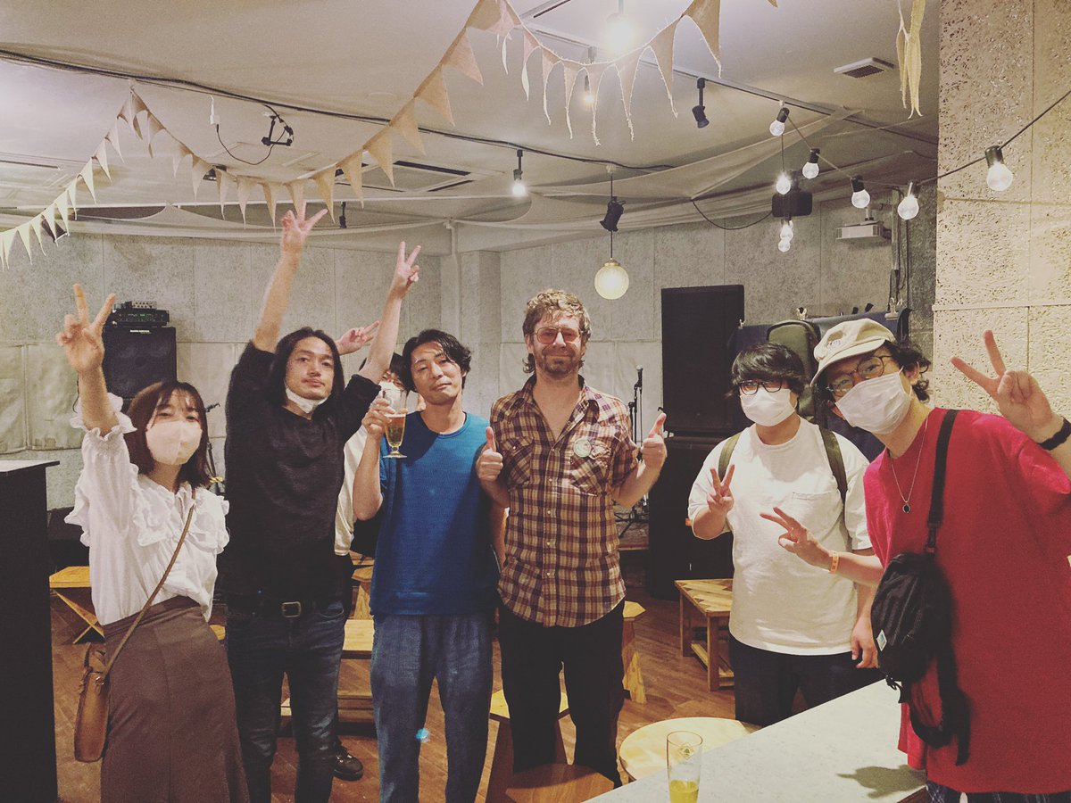 SiMoNJAPAN's tweet photo. 次世代の素直で美しい感性にびっくりした夜でした🌲🌳

#AstralSwans
#SiMoN
#關伊佐央
#VOQ
#みけたはな
#Porcupinefish
#moorworks

本日は山梨公演です🍇
9/21(水) 『CAFE&amp;WINE TROLL 4TH ANNIVERSARY + SiMoN JAPAN TOUR 2022』
OPEN 17:30 START 20:30 (要オーダー)

共演
#SABROW
#fuk@kichi https://t.co/yaiLRtr75Z
