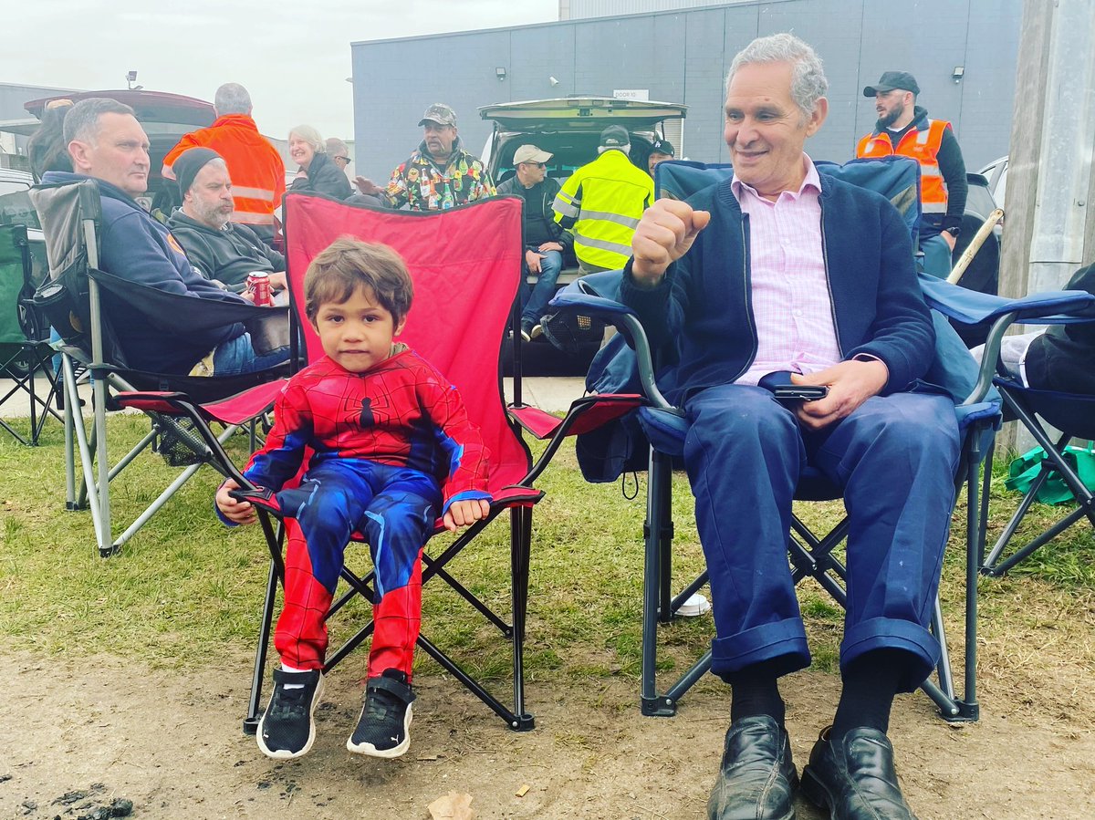 Meet Bobby and Andre.✊🏽❤️💪🏾 Bobby is the longest serving member at the #Knauf picket line. He has been here for 48 years and knows what this fight is all about. Andre is here to support his dad and his mates in their fight for decent pay rise. @CFMEUVicTas @VicUnions