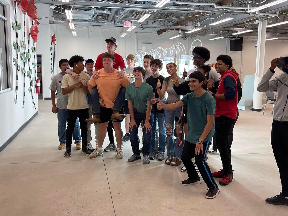CentralCabarrus's tweet photo. Our STEM/CTE Junior community partner extravaganza has begun! All CCHS STEM Juniors will have the opportunity to travel to at least one business that aligns with their post secondary goals! Today our first stop was The Innovation Barn in Charlotte! #CCSSTEM https://t.co/N0Q8Hc8H6U