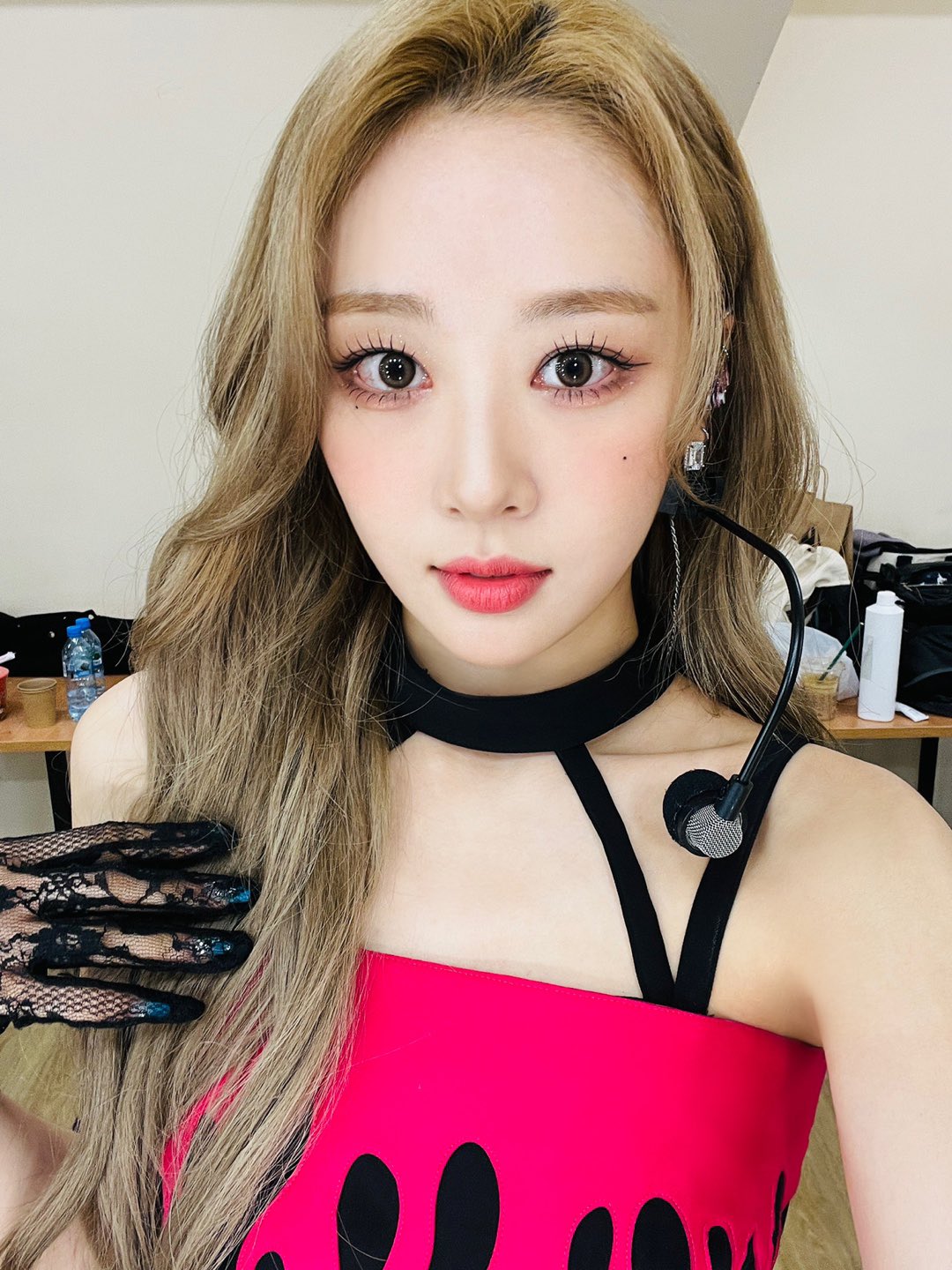 loo-on-twitter-yves