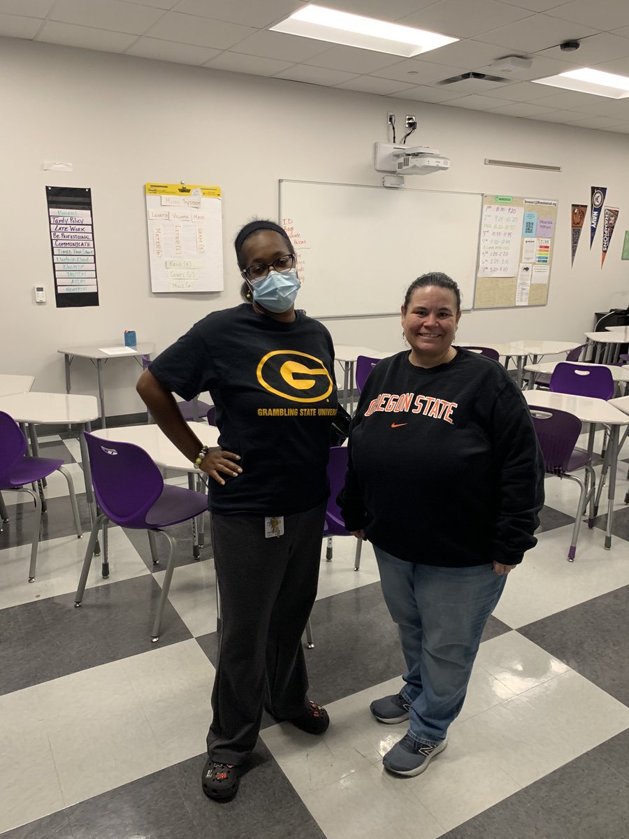 kee__lou's tweet photo. Tuesday is college day! @OregonState @TAMU @Grambling1901 @UHouston @SouthernU_BR @HowardU @_HamptonU @SpelmanCollege #WomenInScienceEducation #yallneedscience https://t.co/s6KpsdjHRC