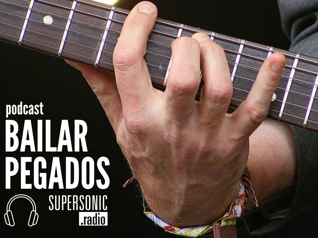 Hoy desde las 21:30 
ESTRENOS 🎧🎧🎧
#BAILARPEGADOS
en
SUPERSONIC

Cap 217 <a href="/LosMuertosRock/">Los Muertos</a> <a href="/chiniayarza/">chini ayarza</a> <a href="/mowat/">MOWAT</a> <a href="/Invernessbanda/">INVERNESS</a> <a href="/mareomusica/">Mareo! マレオ！</a> +++

Cap 218 <a href="/losfletchercl/">Los Fletcher</a> <a href="/EmanaRockLove/">Emana banda</a> <a href="/LPegotes/">Los Pegotes </a> <a href="/EmoClandestinas/">EmocionesClandestina</a> <a href="/VL_Chile/">Vuelveteloca</a> +++

Escucha ahora en Supersonic.Radio