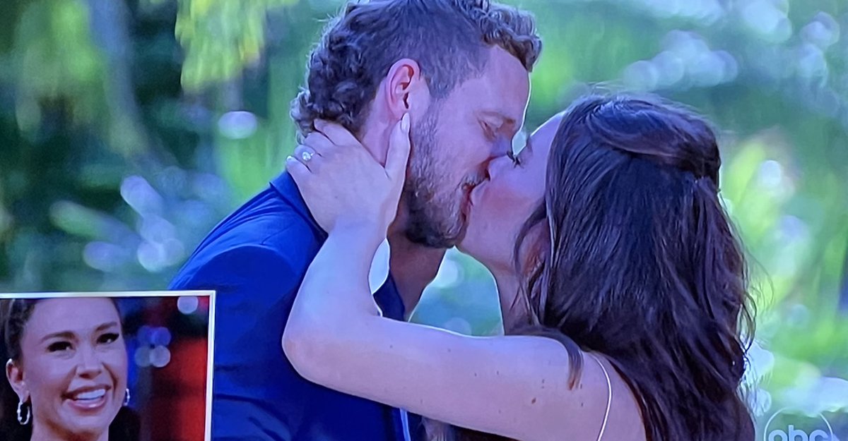 Time4Bach's tweet photo. *gets engages*

erich: “can I have your number?”
#thebachelorette #bachelorette https://t.co/gD8SAt7Zhc