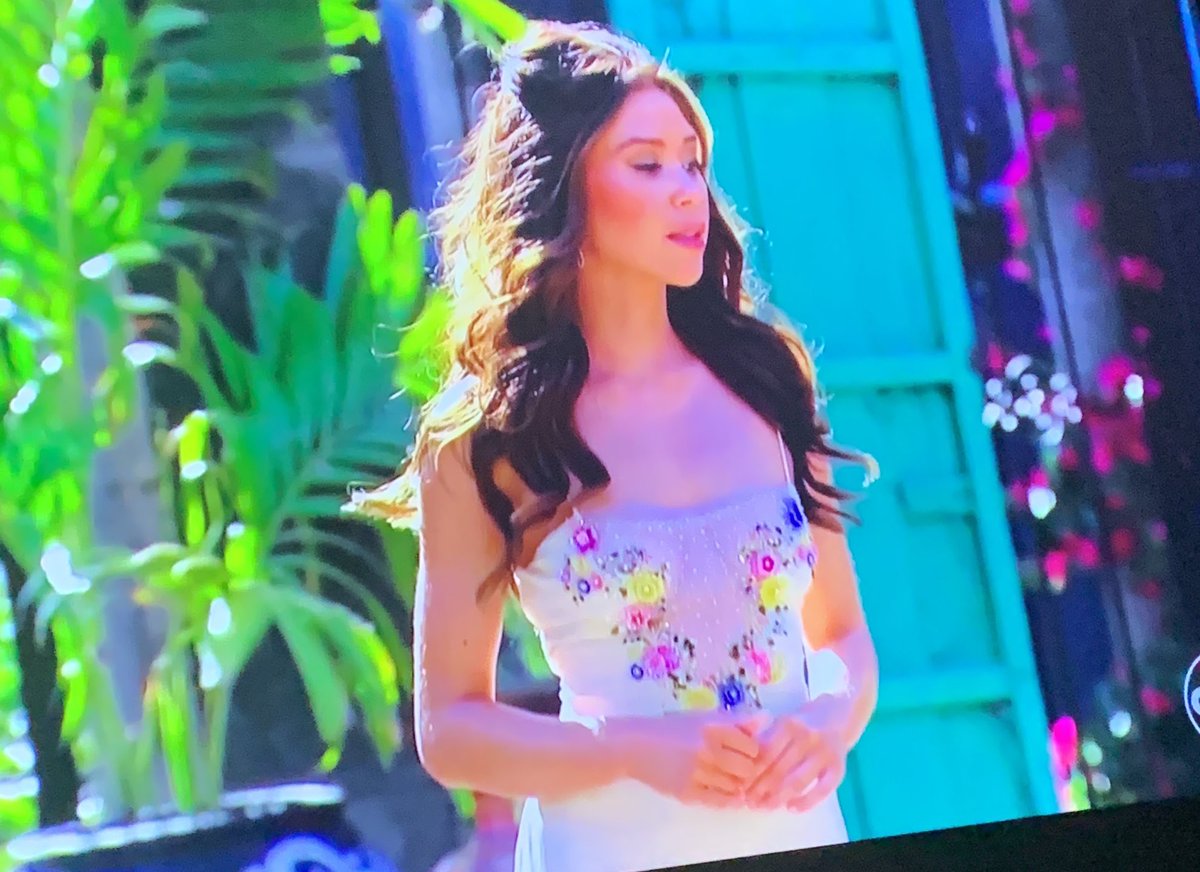 LizetteTweets's tweet image. “Confession: that dress on Rachael would make me mad, but Gabby wears it well.” ~@micahfries #TheBachelorette