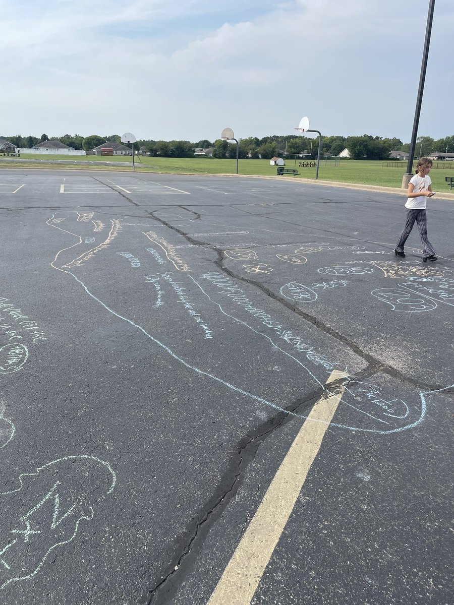 Wild5Teacher's tweet photo. The worlds biggest blackboard! We took our skills outside to practice, nothing like jump starting the brain with some ✨FRESH✨ air! @NeoshoMS #NMSChampions https://t.co/grSaI48iDB