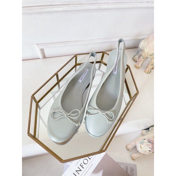 nctdreamology's tweet photo. Rekomen sepatu simple tapi kiyowokk😗✨💗
1. https://t.co/s2jZwVHpOn
2. https://t.co/rfFgJzKRLu
3. https://t.co/DF9hOSBICA
4. https://t.co/nTFR4ai9RA

t. Sehun Reza Arap Adam Levine baekhyun inul Rektor pak menhan Zeemangat Nescafe BETHESUNinJKT Ahok https://t.co/AG03mro72i