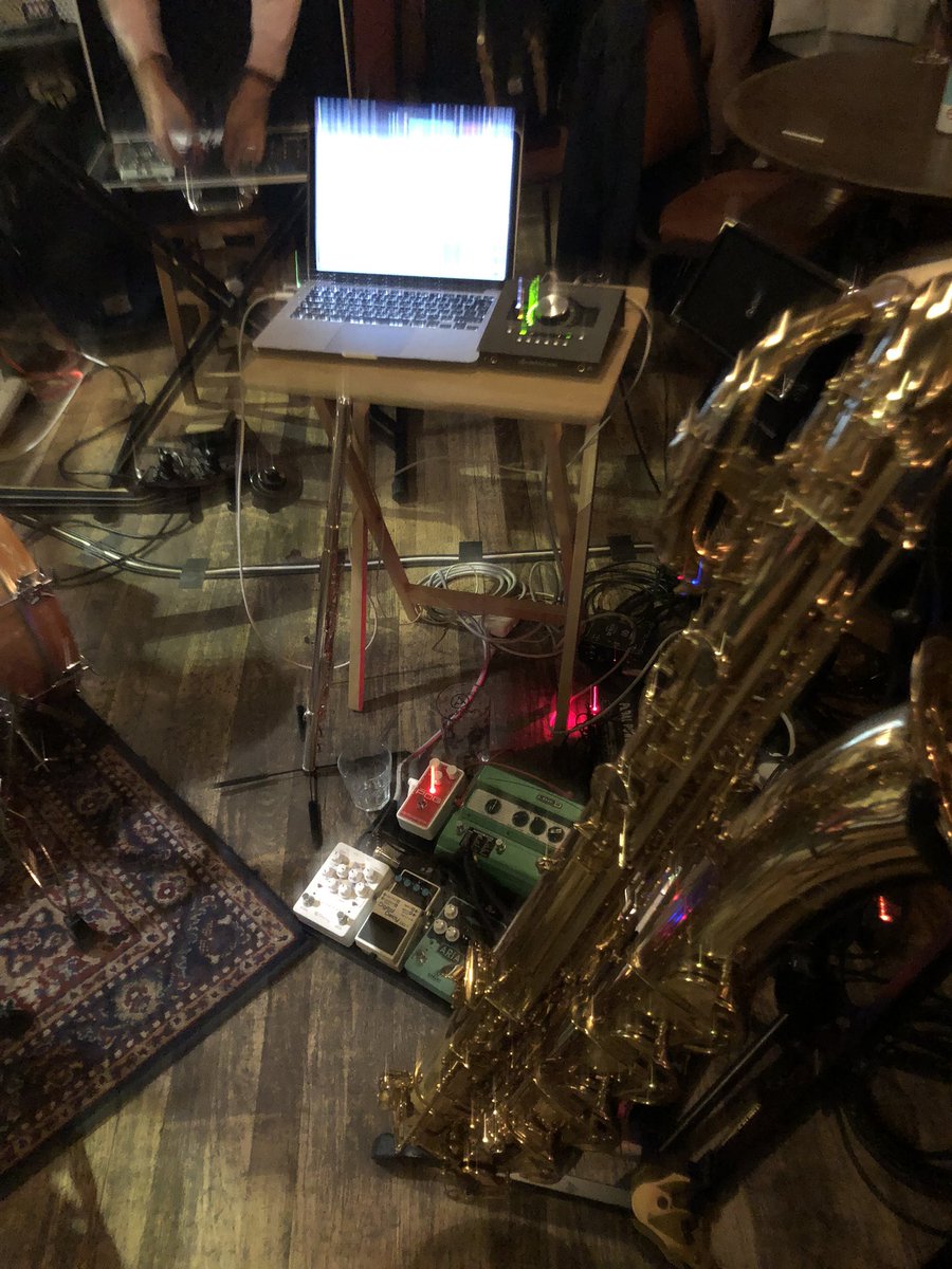 markcakemusic's tweet photo. And here’s a really well taken pic of my set up. You’re welcome https://t.co/v8u5EkmuOL