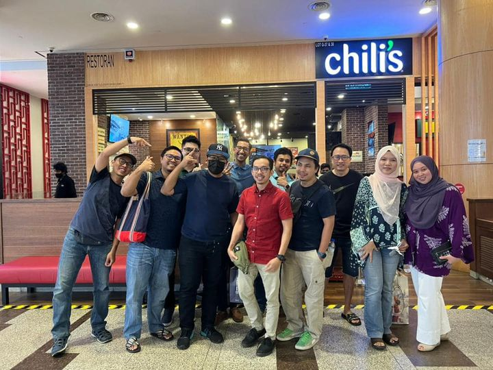 m0d0's tweet photo. Nasihat kerjaya kepada anak muda daripada anak tak berapa muda. 

Some advise yang korang always consume dekat Twitter tu might not apply (to me), but I will say it anyway.

Konteks : Leaving oil &amp; gas and follow your passion.

Bebenang. https://t.co/f04IBdvqdm