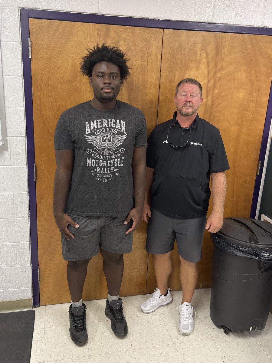NPCoachJeff's tweet photo. 👏🏼 @RiversideFootb2 for the ⏰ ‼️

Coach Corey Lea &amp; staff are 1️⃣st Class! Gave us over an hour today to 🗣with prospects 👀

Parents, please 🧠 how 💪🏼 these HS Coaches are working to get your kids ➡️ College 💯

NP Will ➡️ all prospect info ➡️ 100’s of Schools  in the 🇺🇸

#WhyNP https://t.co/NydyvQXRMg