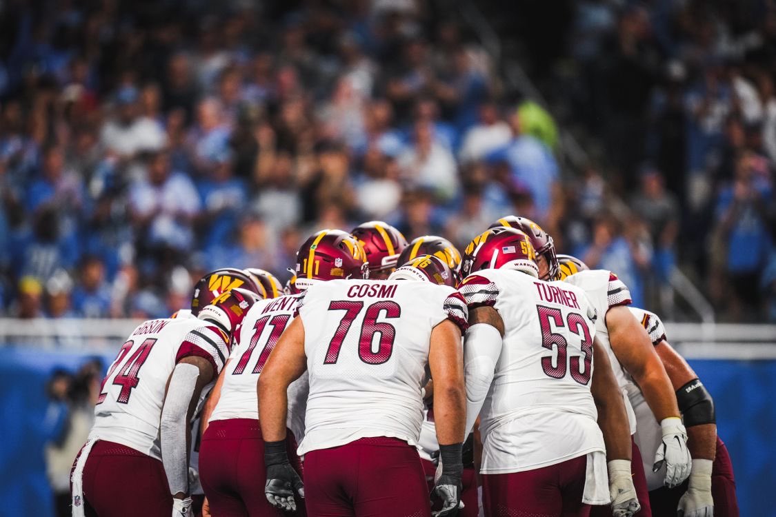 Commanders_DC's tweet photo. Tweeting at the
@Commanders
everyday until they follow me...
Day 852
Some more of the best pictures from the upsetting Week Two LOSS, to the Detroit Lions.
#WashingtonCommanders #HTTC
#HAIL #Commanders #TakeCommand #Day852 8️⃣5️⃣2️⃣ https://t.co/lJv1oMpQZ2