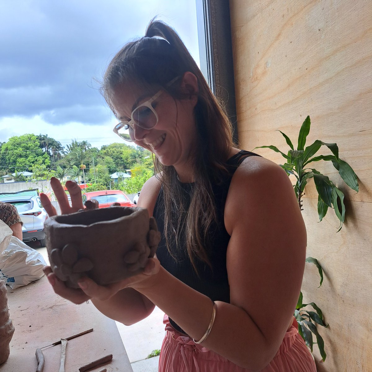 tradietrad3's tweet photo. Today is my queens 👸 birthday!
Behind every good woman is a man greatful he gets to co exist with that human! That me 🤣😁
Today we drunk coffee and made coffee cups #priorities
And a cheese plate haha
#lifewithstepn
#behindthesneaker https://t.co/fTbuaxWJQ0