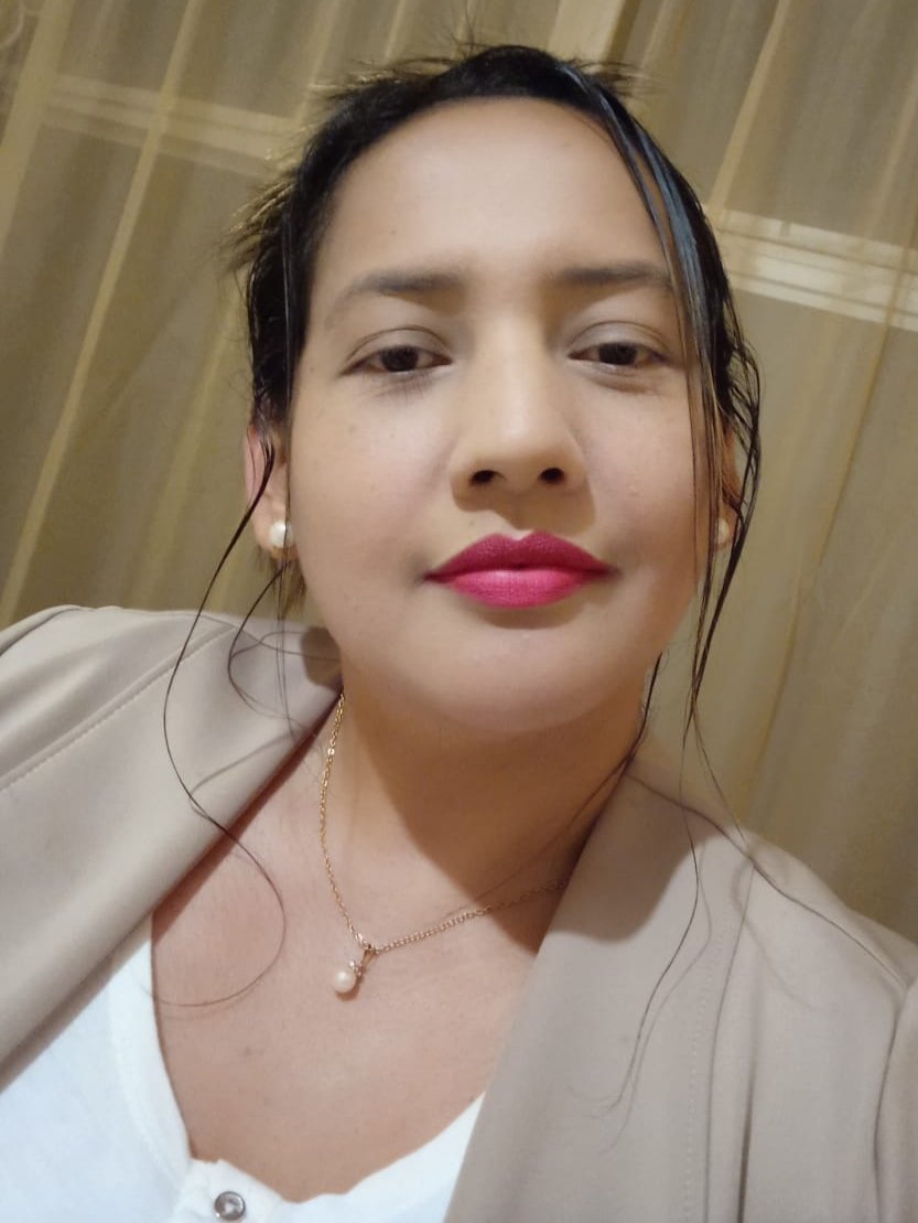 JadriVeliz's tweet photo. Hoy no sonríe🙃súper sería!🤭
Dicen que sonrió mucho y que soy muy amorosa,demasiado atenta y una persona me dijo que eso demuestra debilidad.Le dije! Entonces.SEGUIRÉ!!Demostrando mucha,debilidad.Seguiré amando con locura,seguiré sonriendo cada momento,seguiré siendo atenta.❤️ https://t.co/E1x6NrfYYw