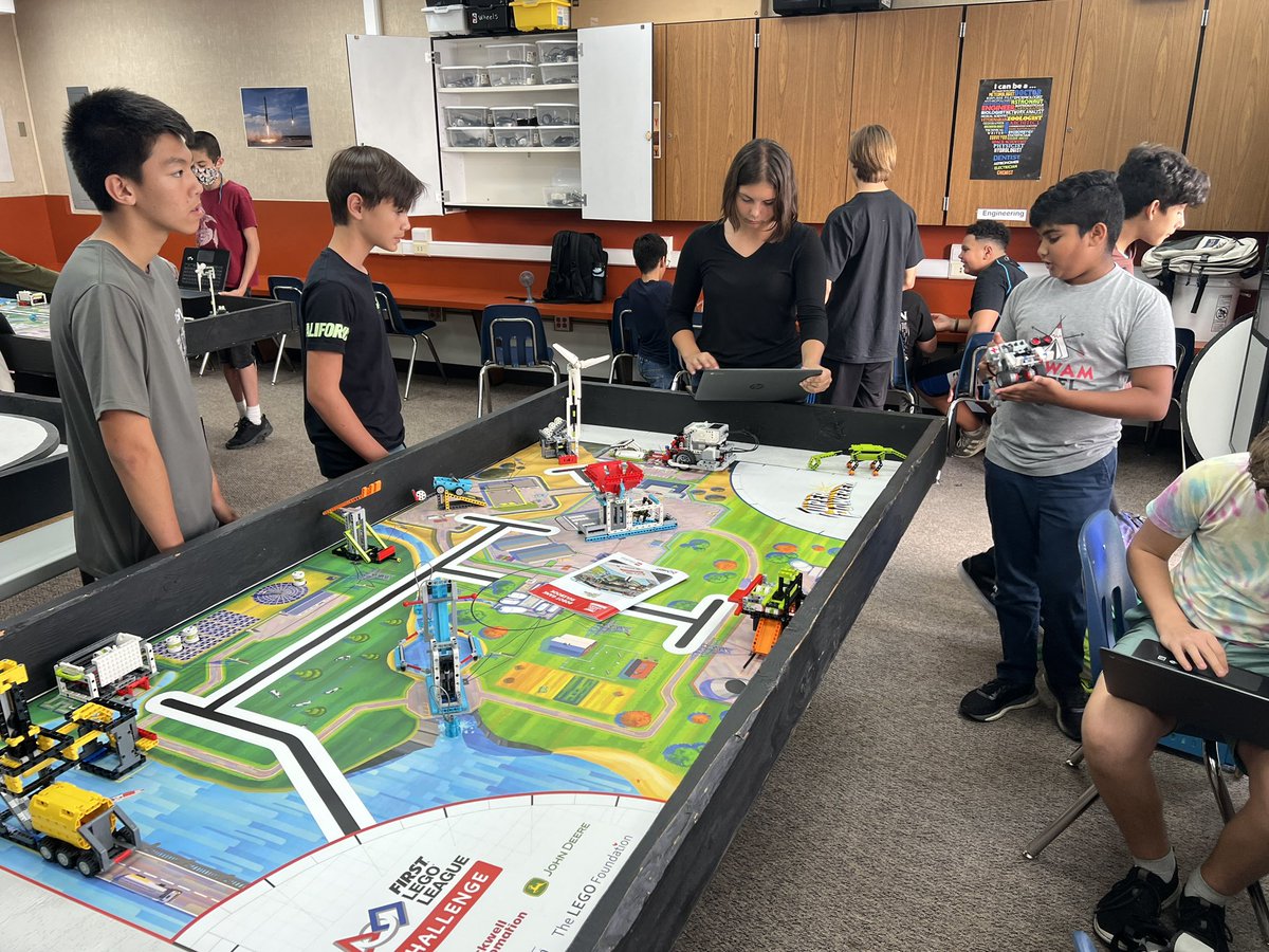 potterrobotics's tweet image. Our 4 @PotterJHS Robotics teams have already completed their first mission! We will be ready! #FUESDschools #SuperPowered #FirstLegoLeague