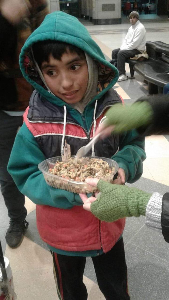 EL ABANDONO DE ALEJO 😞
Y vos, qué sabés de dolor?
Tener 7 años y no poder ir a la escuela,no poder jugar con otros chicos. 
No tener a tu papá o a tu mamá.  
Tener hambre.
QUEREMOS SALVARLO
 Empezamos por el plato de comida
 Nos ayudas?
Donación por $ 500
mpago.la/1qZYWir