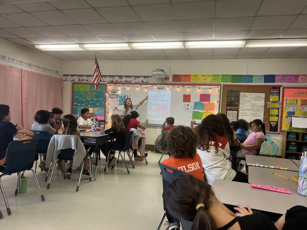 StadleyRough's tweet photo. Miss Zipperman modeled to her #STRFifthGrade Ss as they began working on their writing using a graphic organizer #STRwriters #STRlearns https://t.co/pN7EJ8hZf5