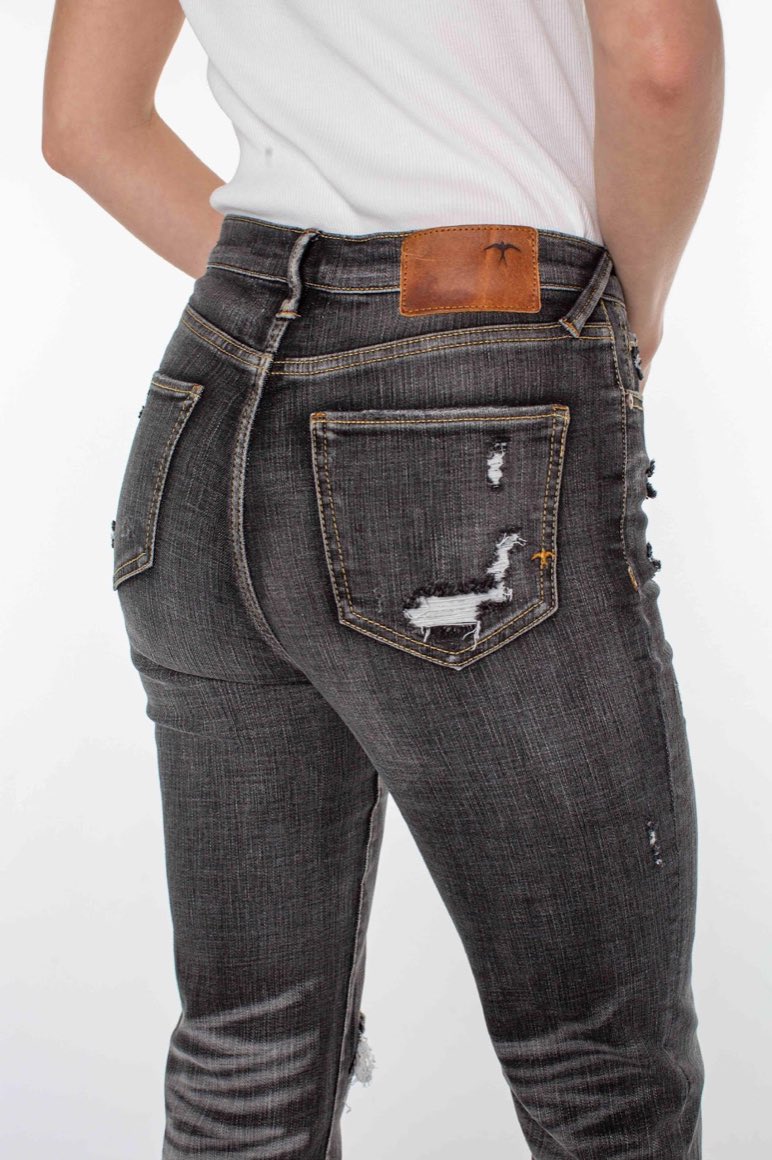 SerraBrand's tweet photo. Introducing the brand new Calicut Black denim wash, designed for the best stretch and recovery. #FutureVintage #denimbySERRA #SERRAbrandbyJoieRucker https://t.co/Bu85PeY2AJ