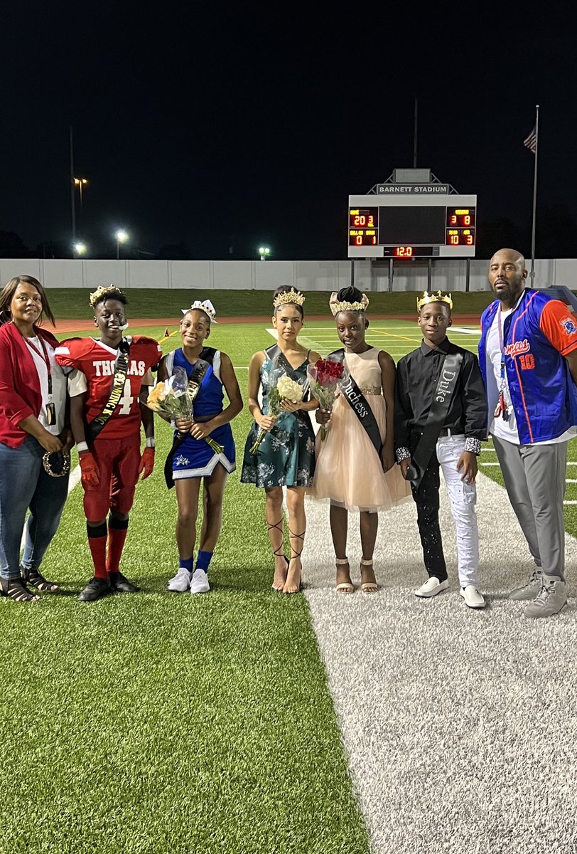 Deleted1983_'s tweet photo. @ThomasMS_HISD kicked off the football season tonight with homecoming and a win over Ortiz Middle School!! @ReneeRainey11  @doby_dj @BrittneyJ075 https://t.co/JaxOWMeGy1