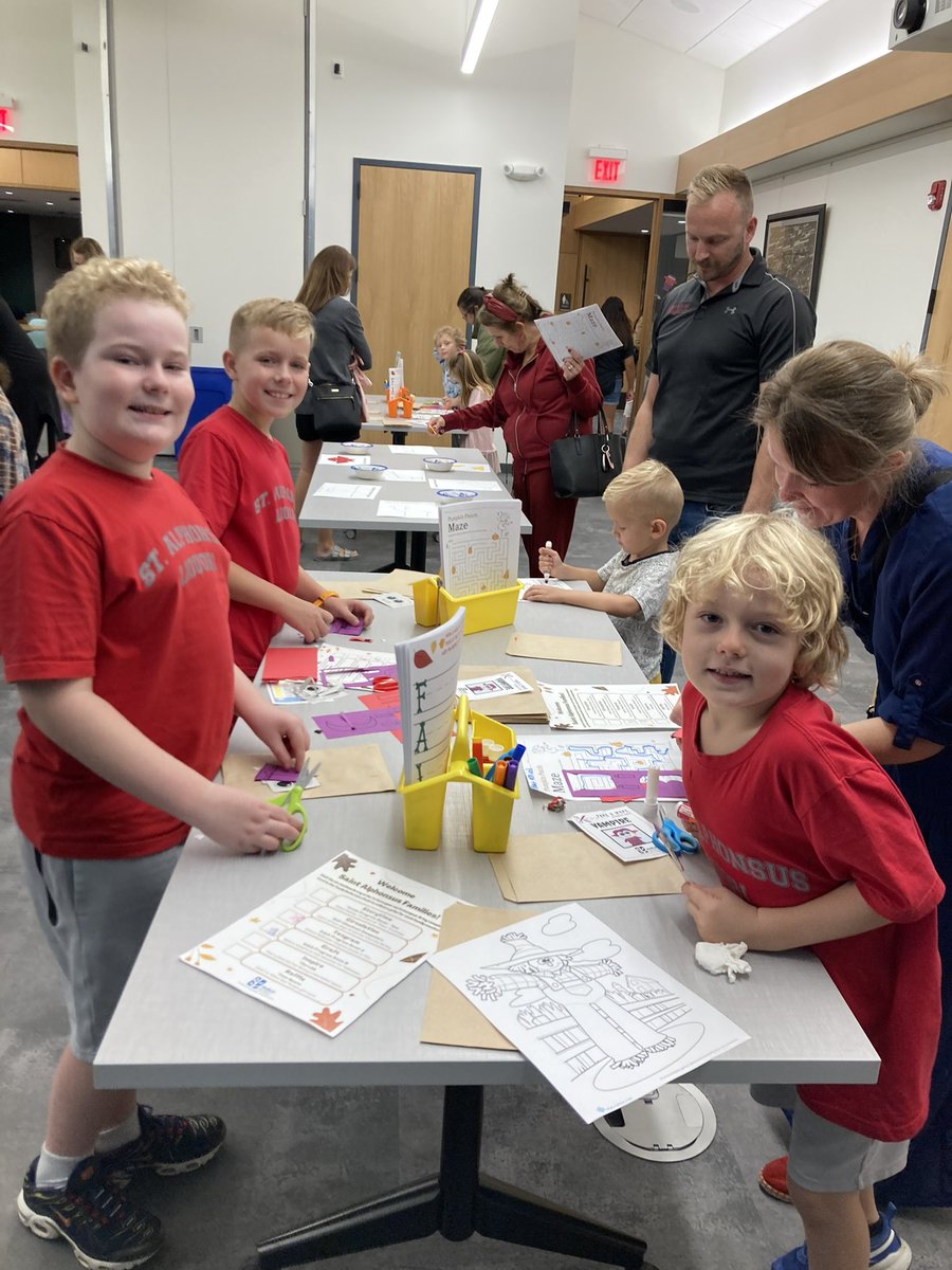 StAlphonsusSch's tweet photo. St Alphonsus Liguori School enjoys Family Night at the Prospect Heights Library! #stalchargers #preschool #elementaryschool #catholicschool #chargeon #ILoveStAls #archchicago https://t.co/4OT7lmGCQh