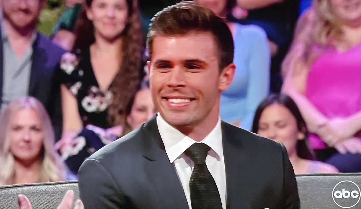 Time4Bach's tweet photo. Zach is beyond deserving &amp; I hope he ends up so so happy🌹 #bachelor #TheBachelorette #bachelorette https://t.co/dh0U9xN67X