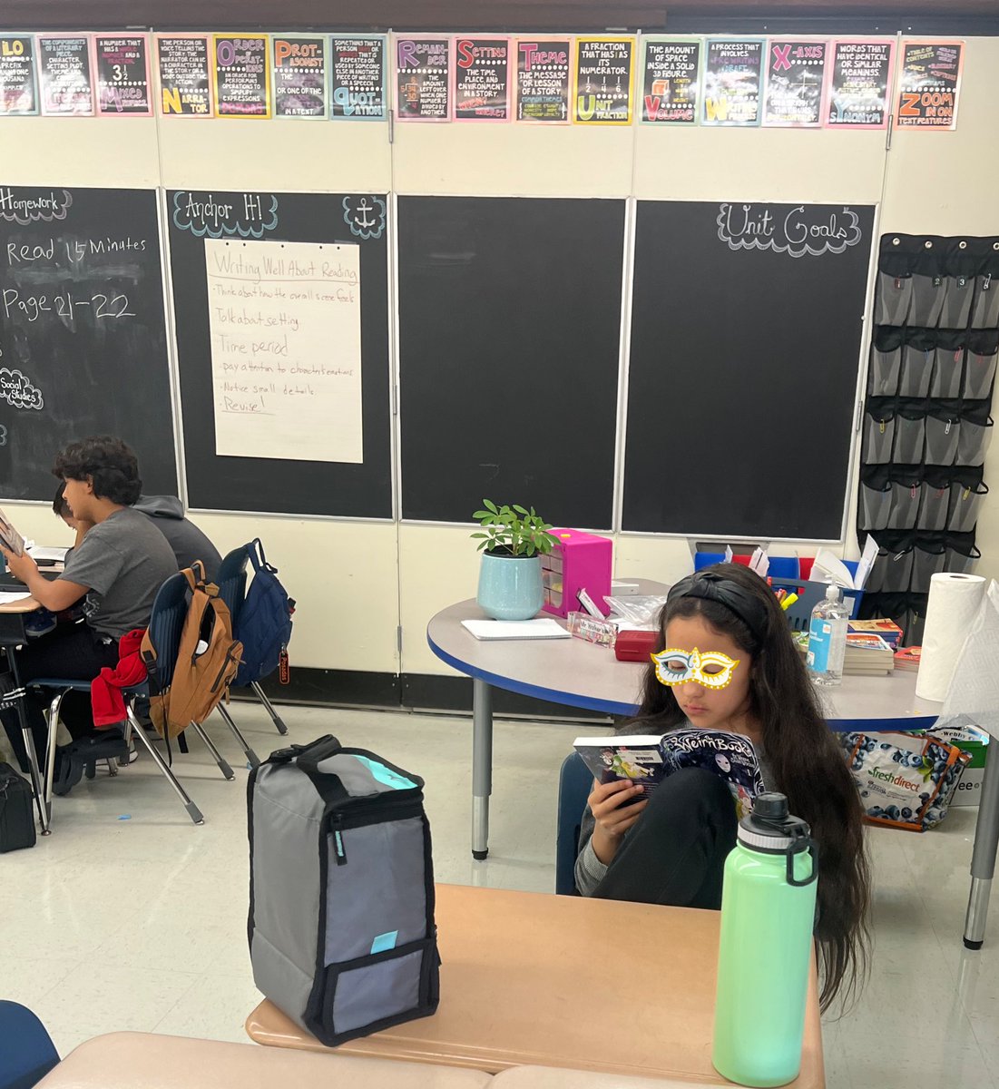 StadleyRough's tweet photo. Mr. Walker's #STRFifthGrade Ss independently reading! #STRreads https://t.co/i83FxibYTD